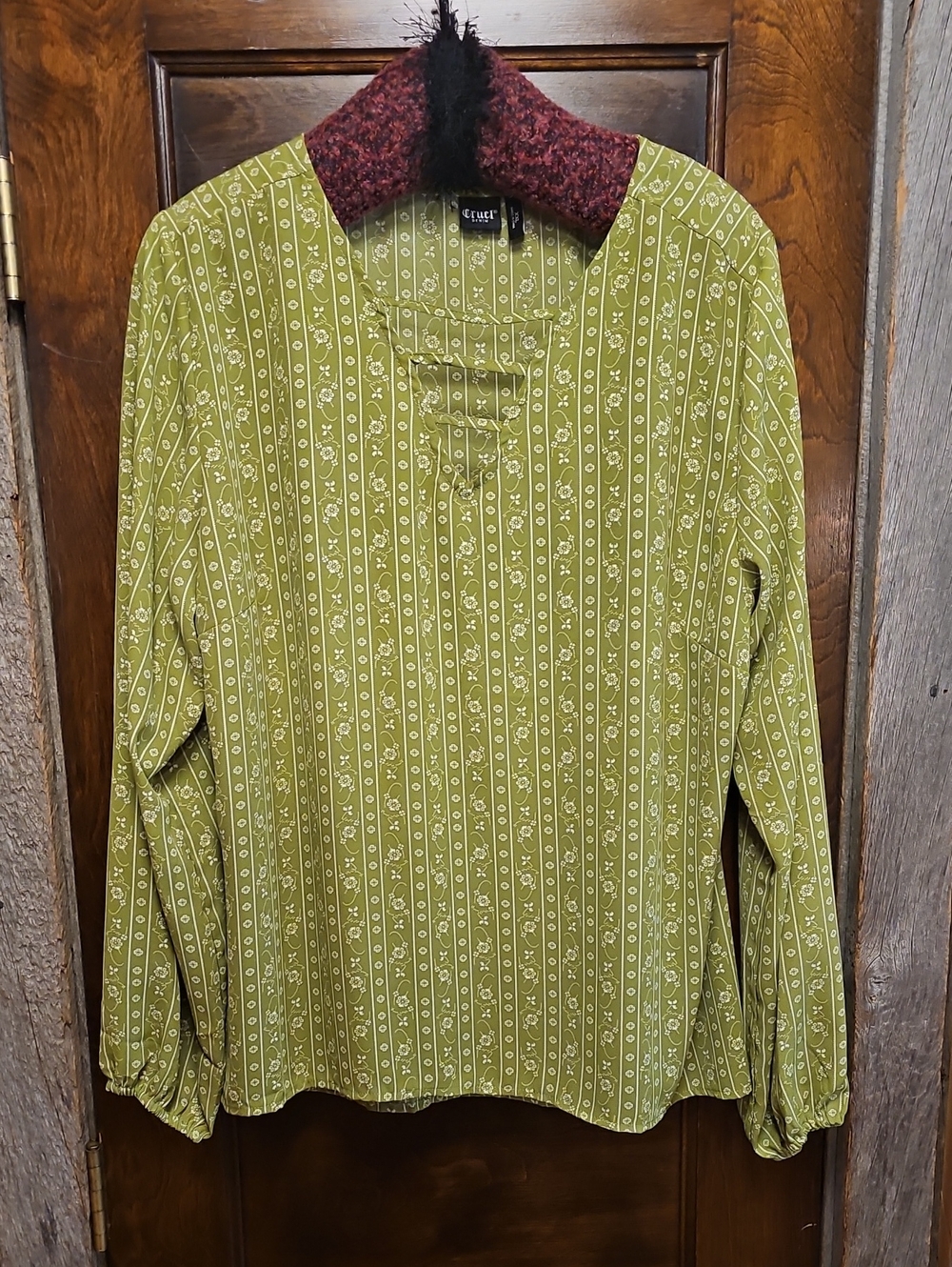 Olive Green Button-Front Casual Shirt with Subtle White Print